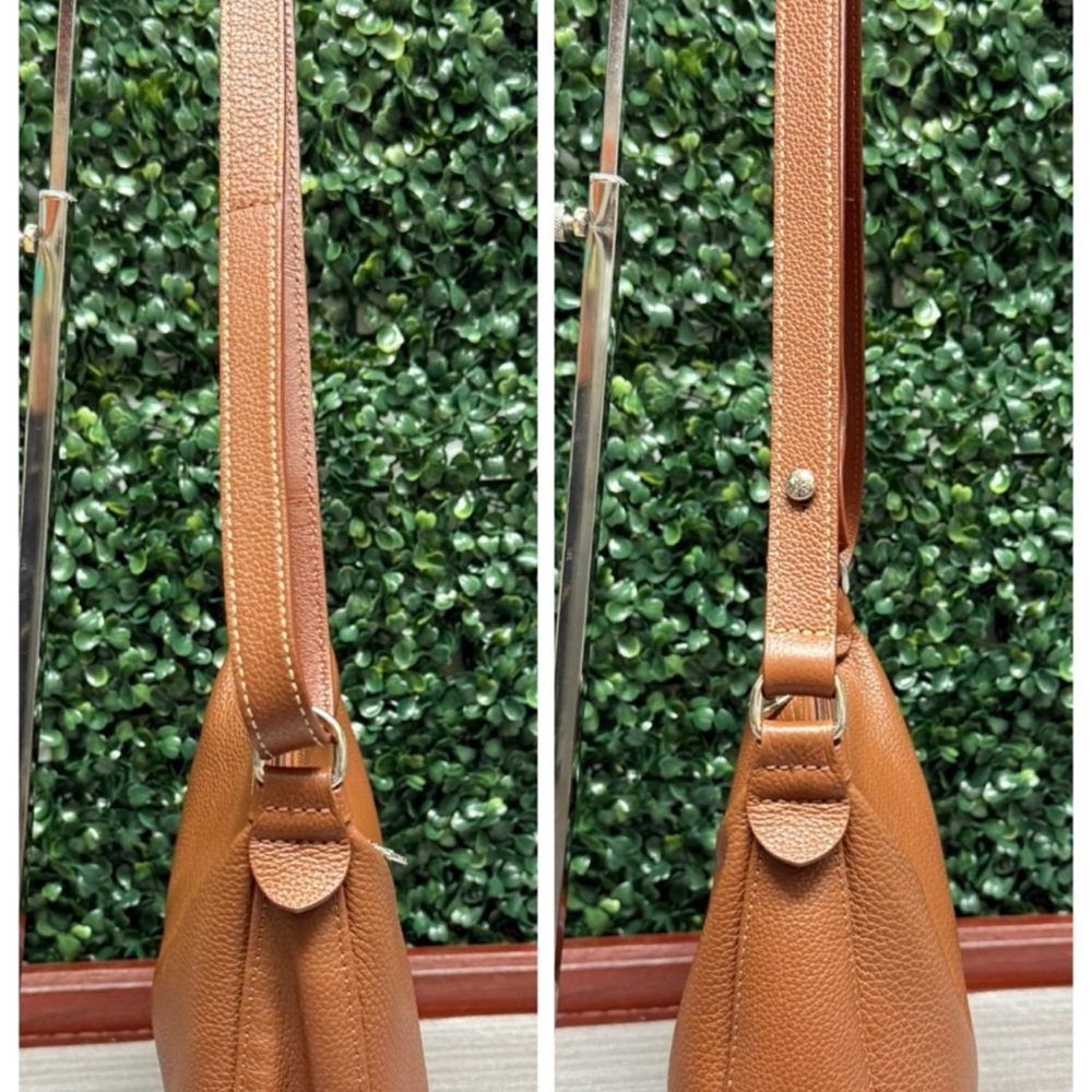 Longchamp Tan Shoulder Bag with Elegant Design - Picture 6 of 9